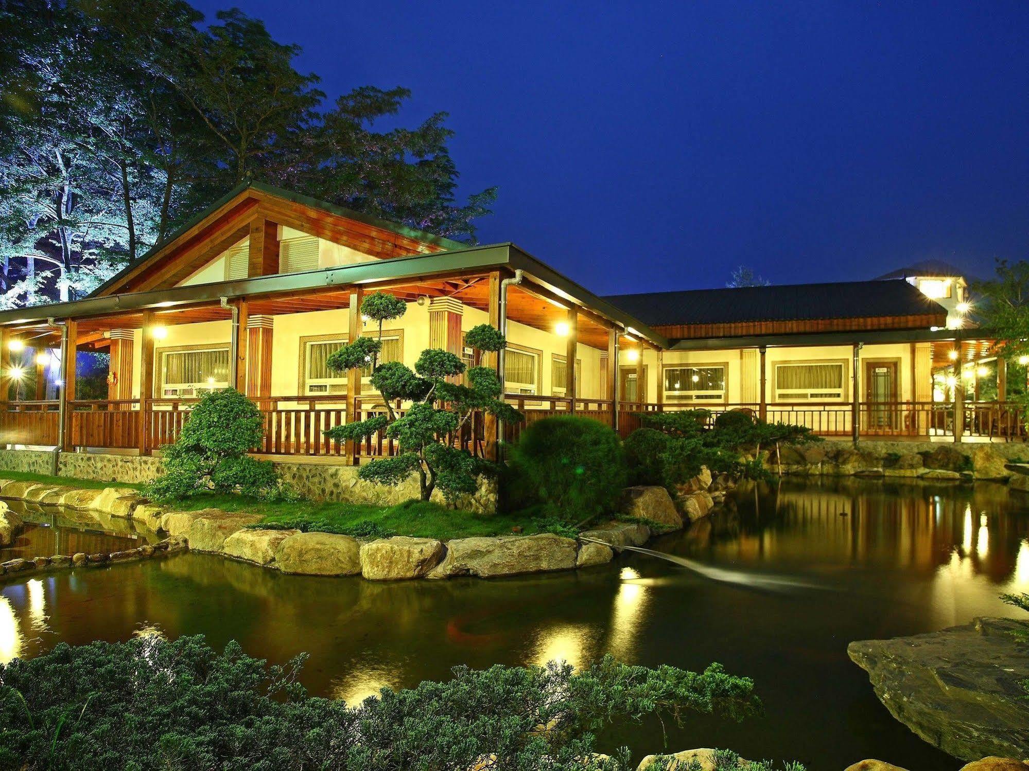 Flying Villa Nantou Esterno foto